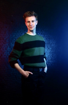 Simon (8020)